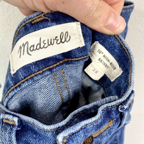 Madewell 10" High Rise Skinny in Dewitt Wash Button Front 28 - Picture 2 of 11